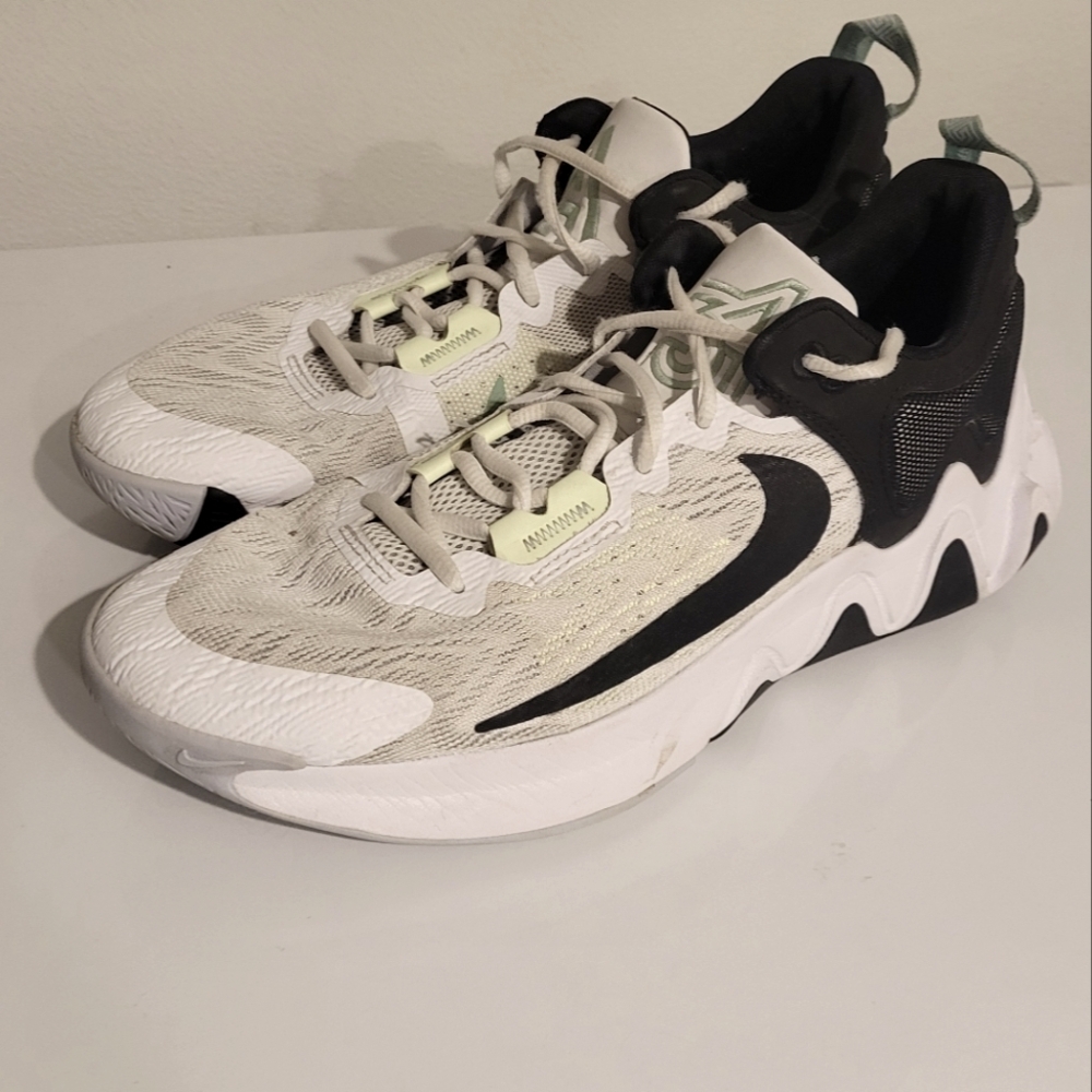 Nike Giannis Immortality 2, Basketball Shoes, Men's, 10.5
